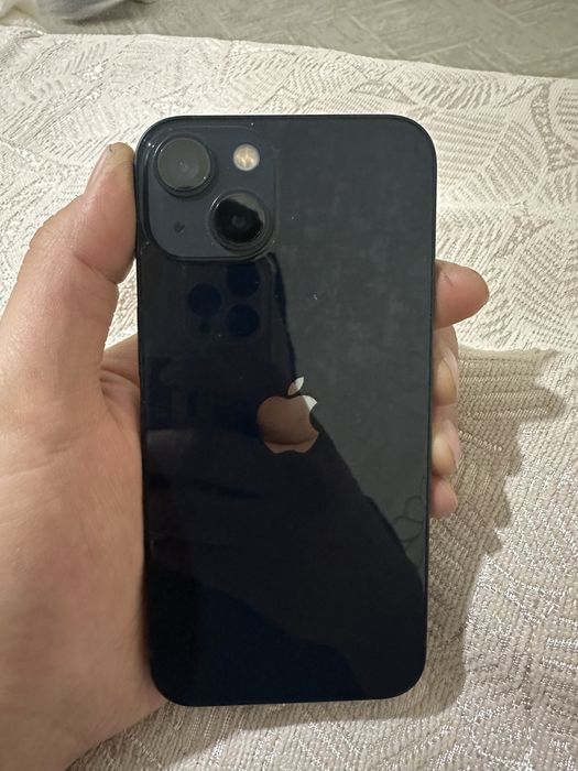 Айфон 13 синего цвета