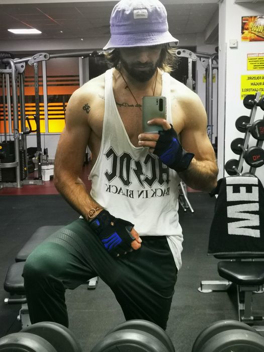 Antrenor personal fitness sala/ parc/online