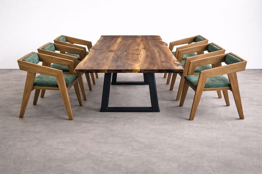 Трапезна маса и столове от орех