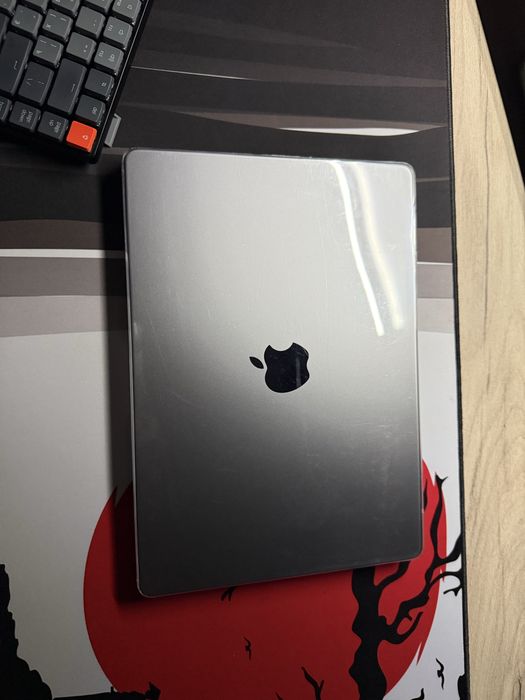Yengi Macbook Pro M3 8gb 512gb