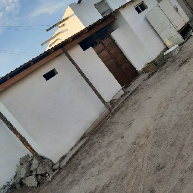 Амударьё тумани Мангит шахри Нажмиддин Кубро 2-7 уй соти