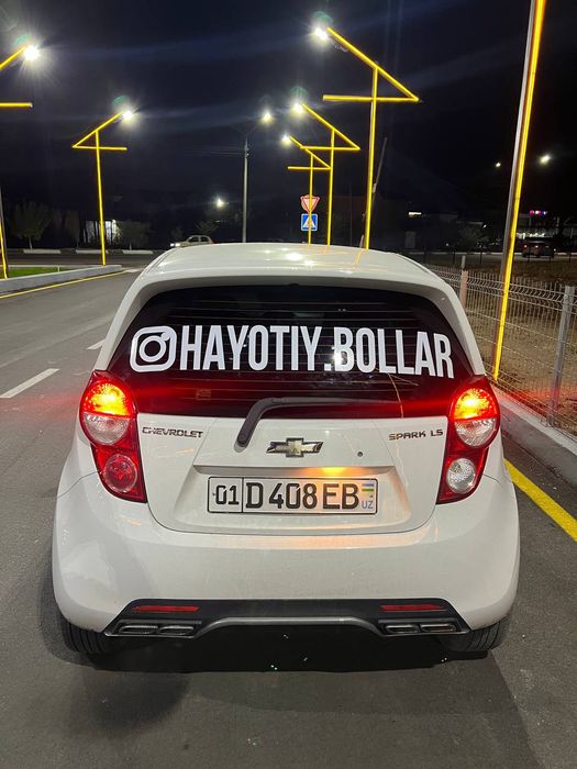 Avto nakleyka na avto