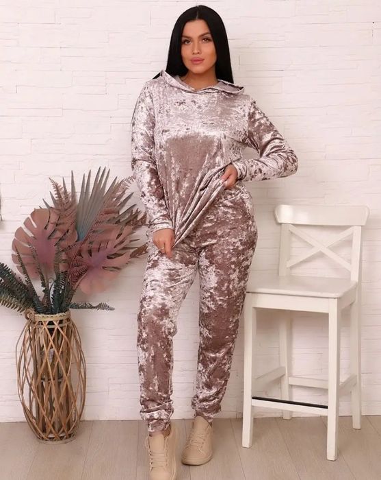 Велюровый костюм