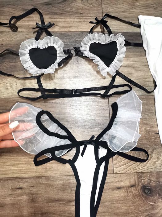 Секси костюм на камериерка сервитьорка кожени с прашки дълги чорапи