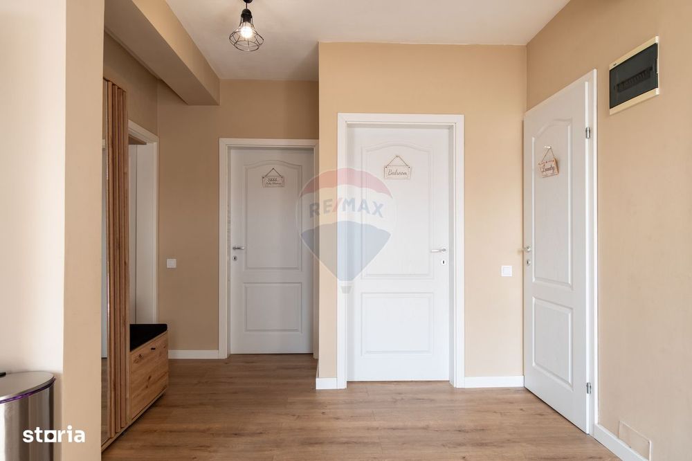 Apartament 3 camere de vanzare Bună Ziua str. Costache Negri Parcare