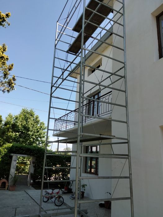 Schela metalica zincata pe roti