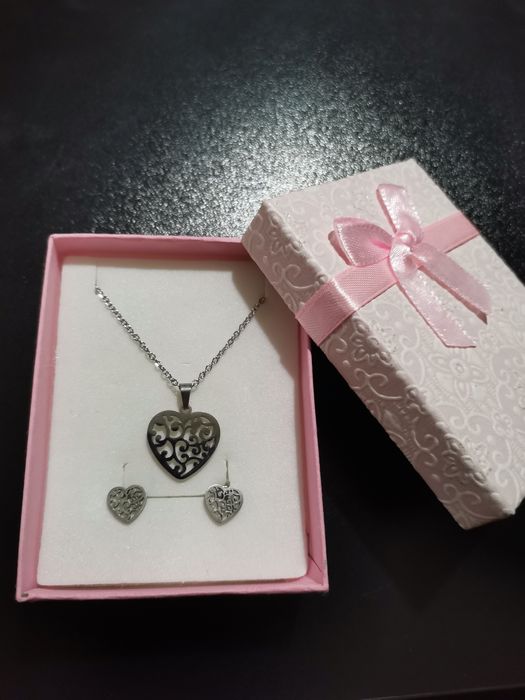 Дамски  Колиета с обеци