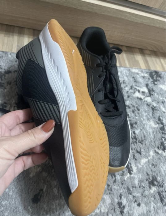 Ghete fotbal  Puma de baieti marimea 38,Noi
