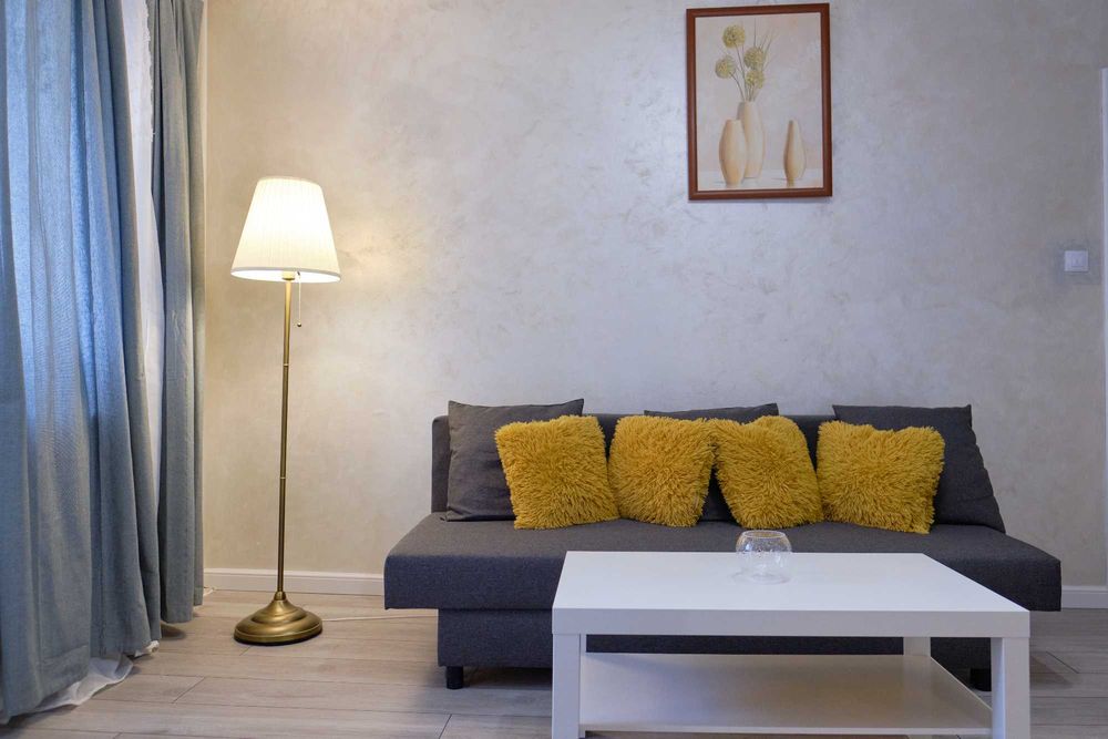 Inchiriez apartament cu 3 camere in zona Soarelui