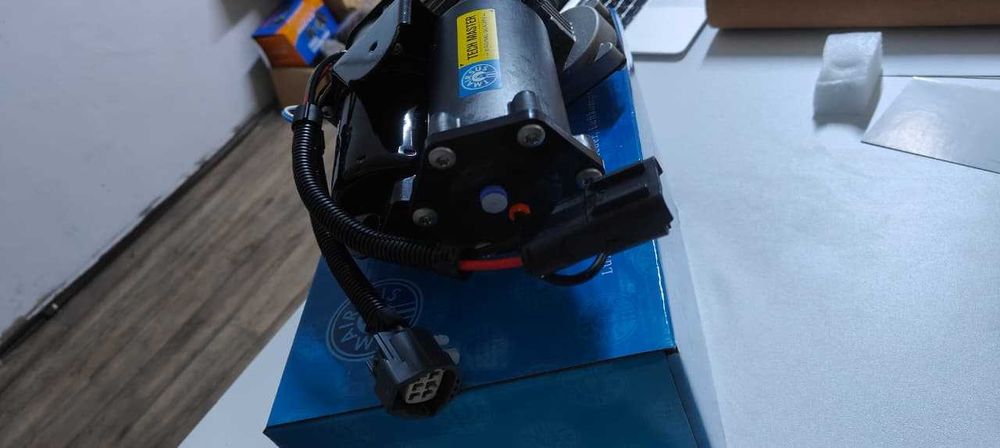 Компрессор пневмоподвески для Land Rover Range Rover L322