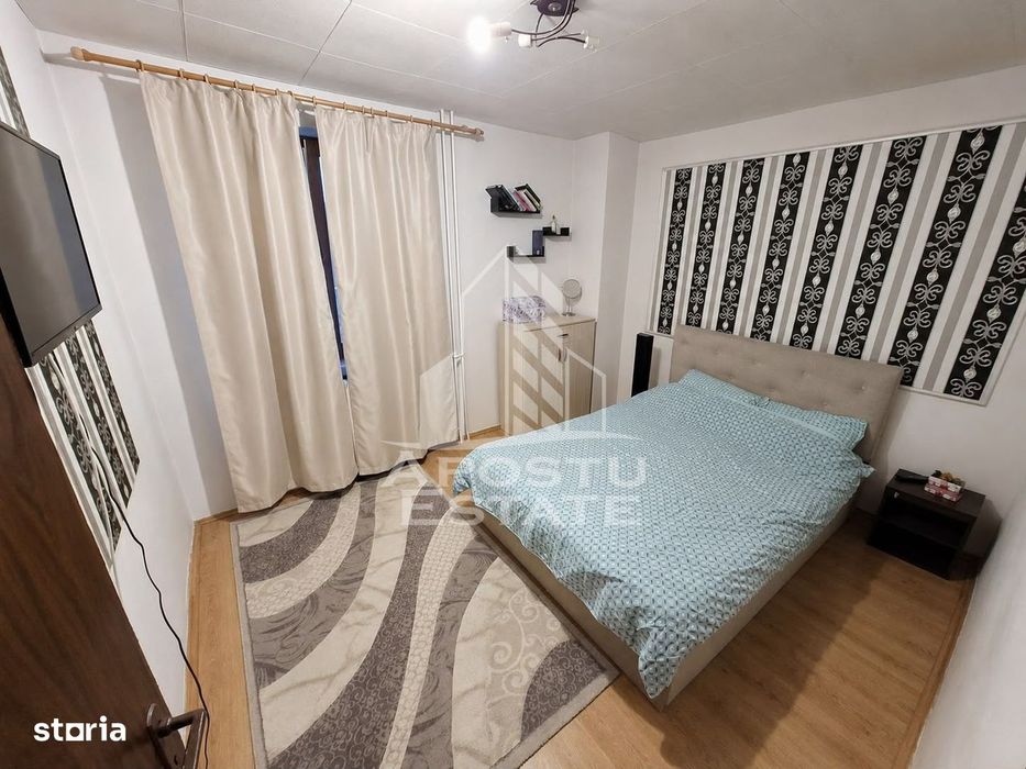 Apartament cu 4 camere de vanzare, etaj intermediar, Mircea cel bătrân
