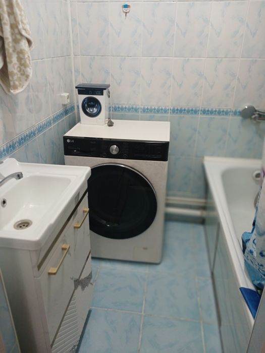 Продам 1 комн кв .В центре  АЛГИ.