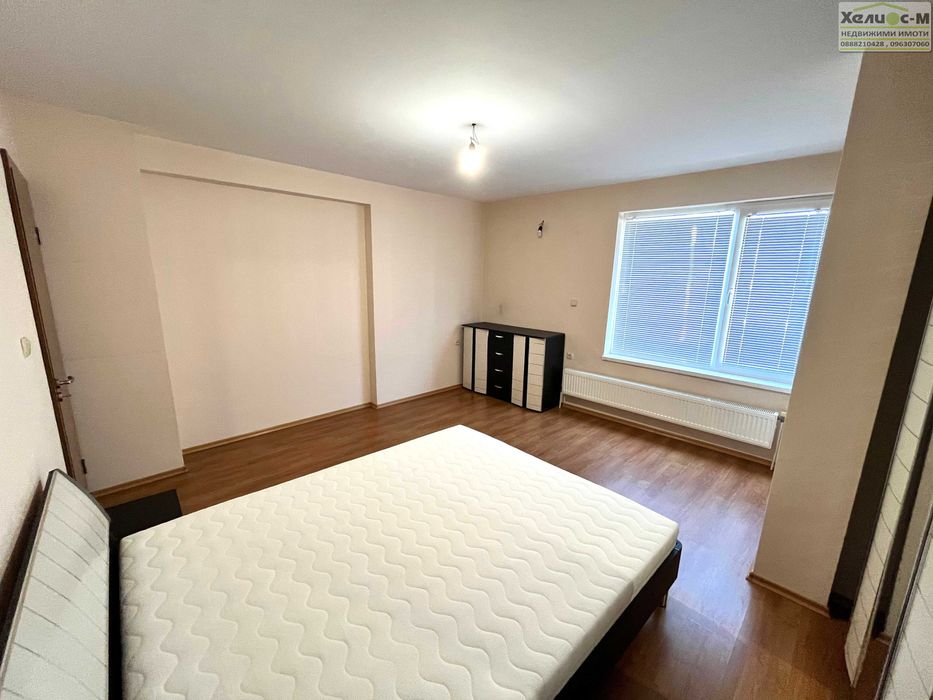 Тристаен апартамент с гараж до трето и четвърто училища, гр.Монтана