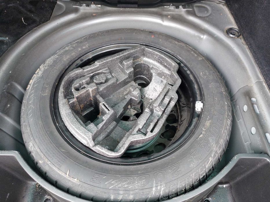 Capota negru LC9Z - Orice piesa Volkswagen Golf 4 break 1.9 TDI AXR