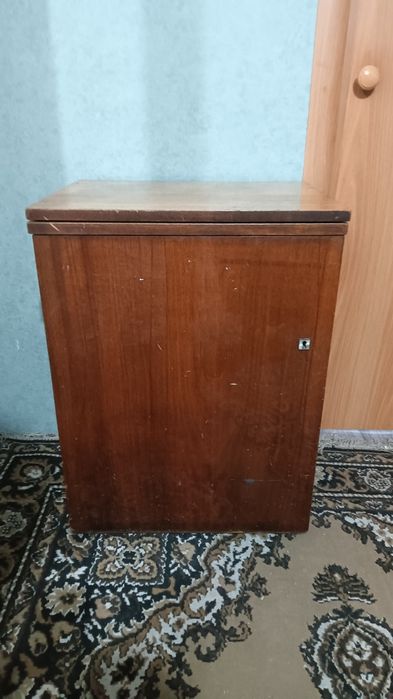 Продам срочно!!! Швейную машинку Чайка2