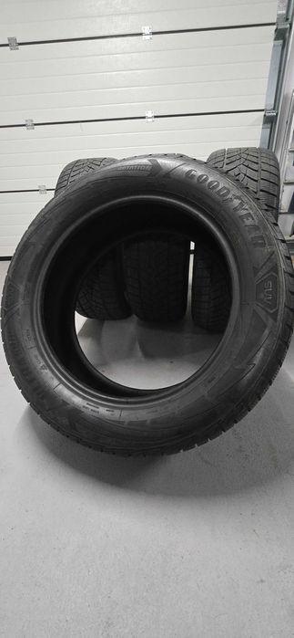 Set 4 anvelope iarna 255 55 r20 goodyear