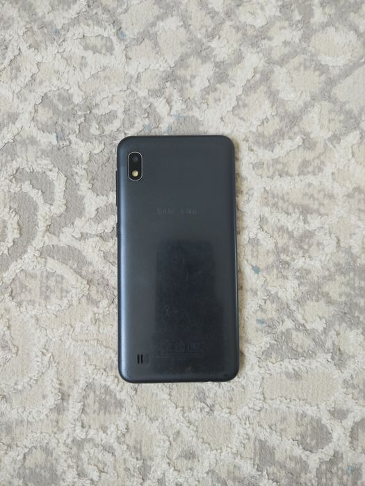 Samsung A10 original.