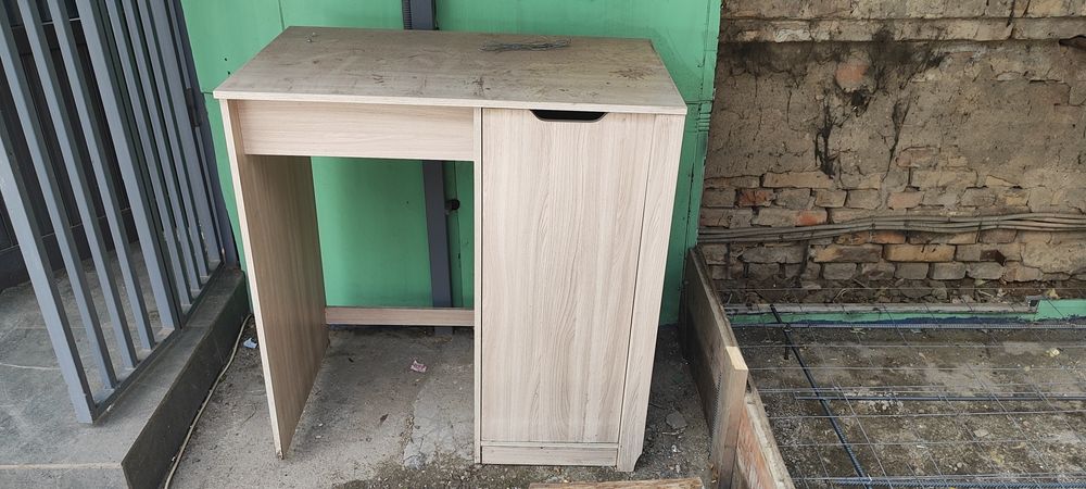 Стол отдам даром