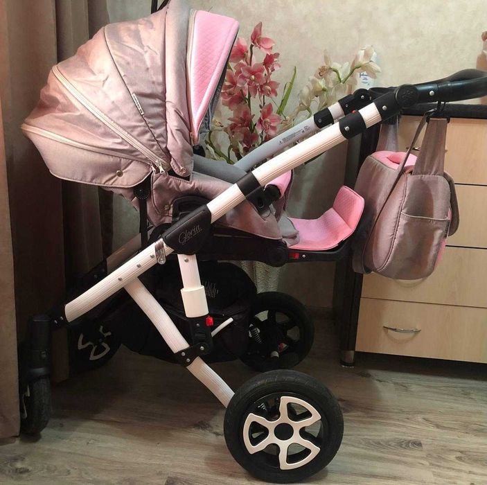 Продаётся детская коляска ADAMEX GLORIA.