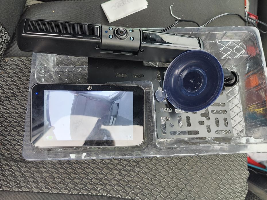Camera marsalier cu monitor wifi