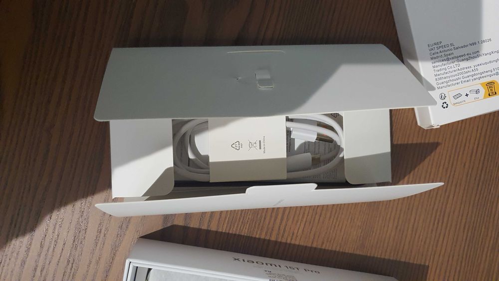 Смартфон Xiaomi 15T Pro, 12GB RAM, 512GB, Сив, 2г. гаранция + 2 case-a