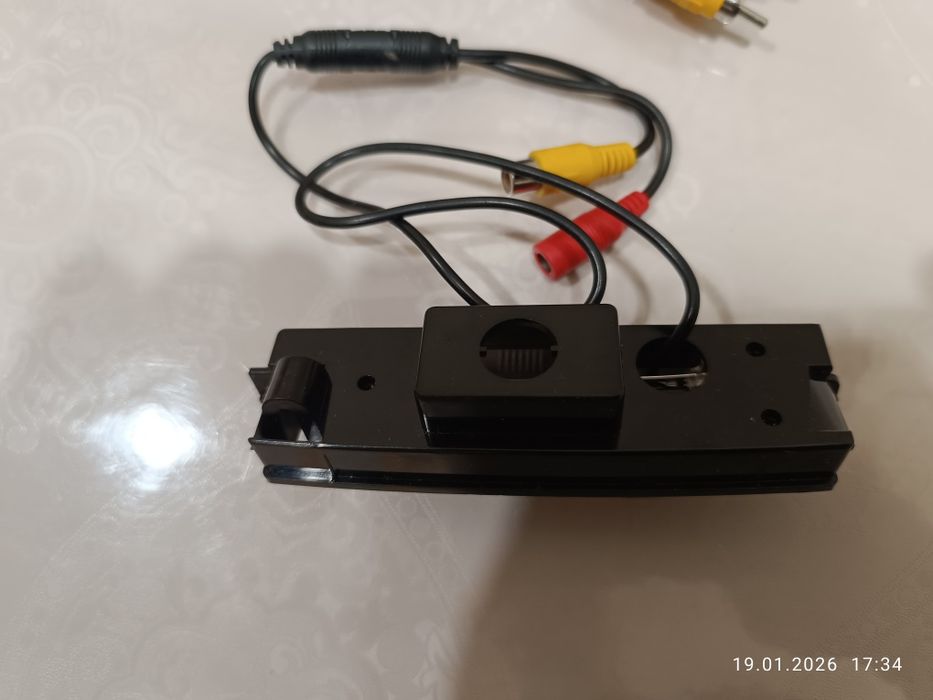 Камера заднего вида в комплекте новая.