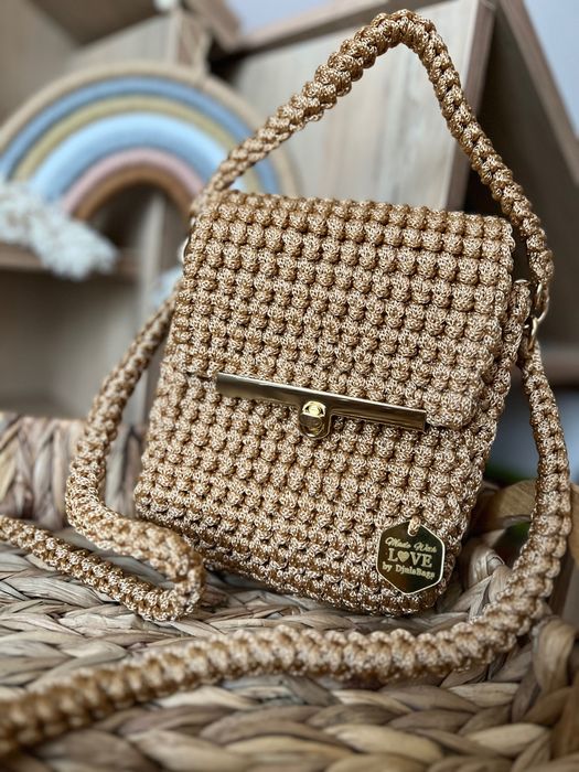 Ръчно плетени дамски чанти