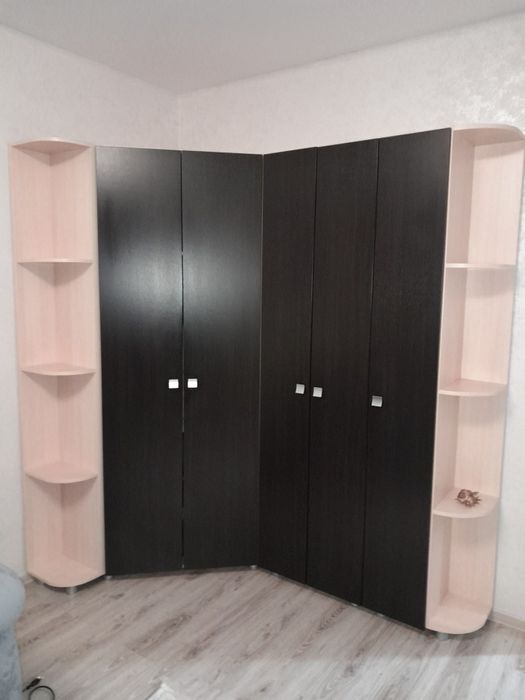 Продам шкаф угловой