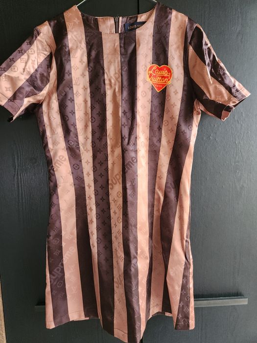 Сатенена рокля LV