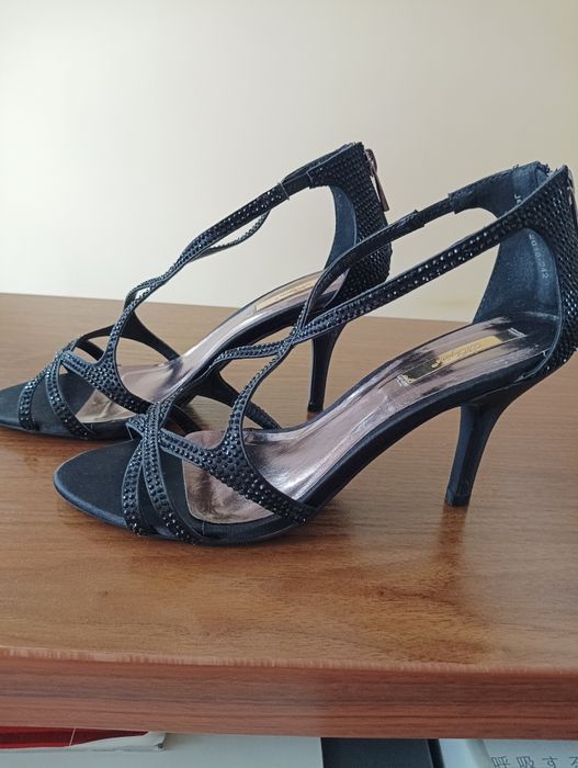 Чисто нови обувки,никога не са носени!