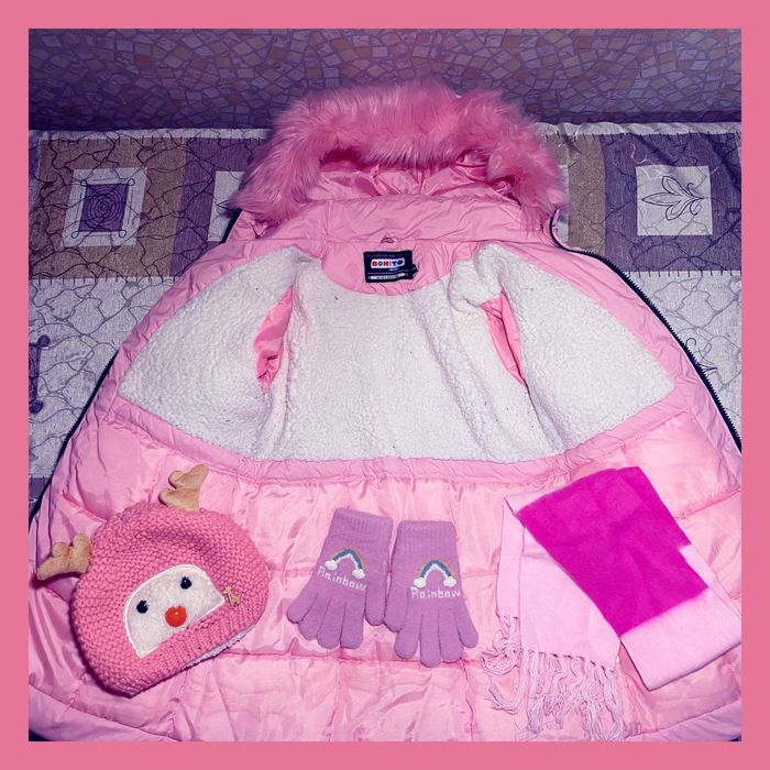 Цена за всё!Комплект для девочки!Куртка, шапка, перчатки, шарф!8-11 л.