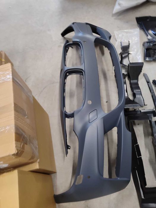 Предна Броня за BMW F30 (2011+) - M-Tech JOM ! ЛЕК ДЕФЕКТ !