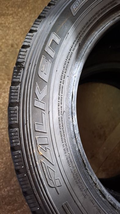 2бр зимни бусови гуми Falken 195 60 16C