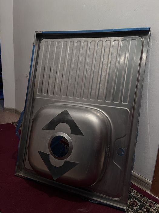 Продаю раквина для кухня