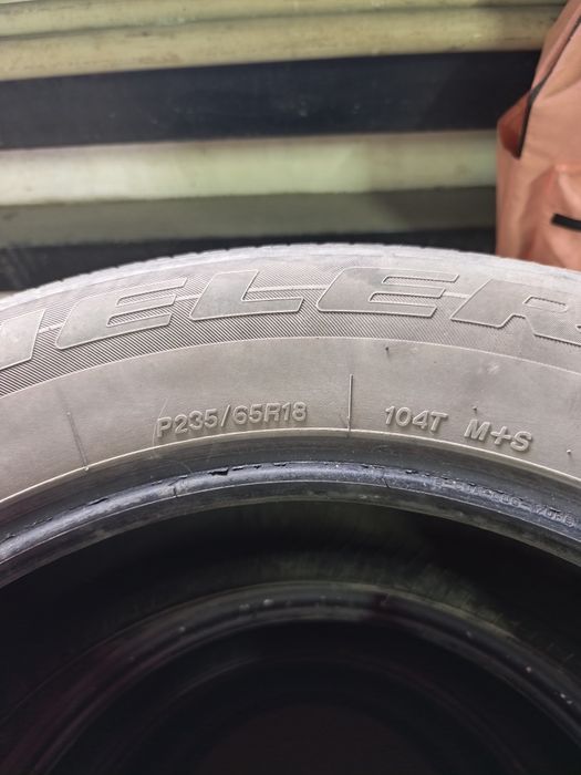 Продам летние резины 235/65/R18 на кроссовер