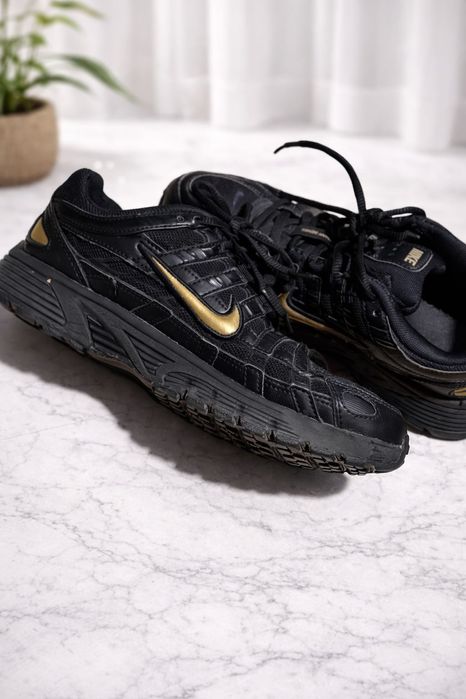 Adidași Nike negri cu detalii aurii pentru sală, P-6000, 36