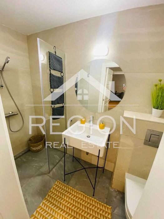 Дава се под наем Тристаен апартамент в Варна, Център - 100 кв.м за 663 € - Снимка #12