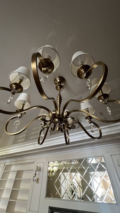 Люстры, светильники, бра