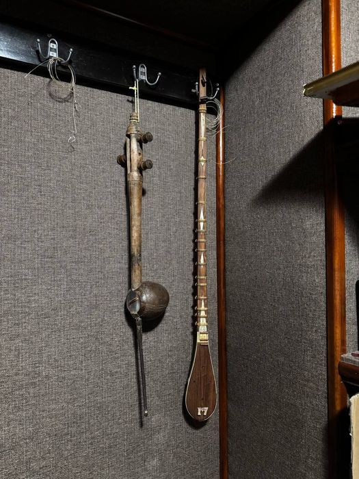 Qadimiy antikvar musiqiy asboblar sotiladi