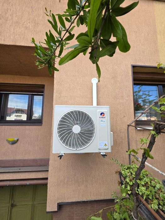 Firma autorizata executam servicii de montaj aer conditionat 5 ANI GARANTIE reparatii incarcare freon igienizare