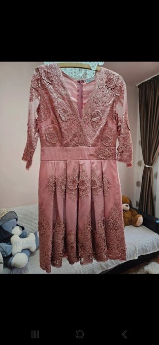 Rochie elegantă roz