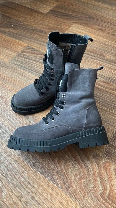 Продам зимние ботинки