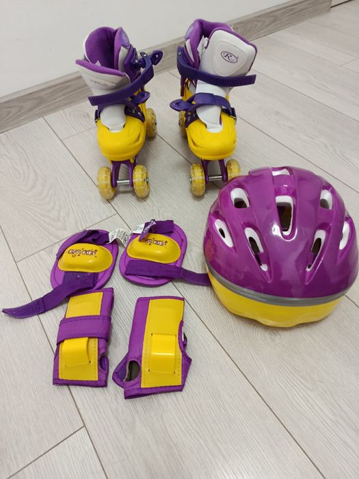 Role fetiță aproape noi