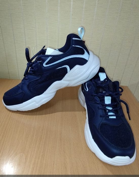 Кроссовки  унисекс рр 40 - 41