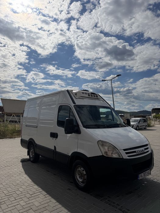 Хладилен бус iveco daily 2.3