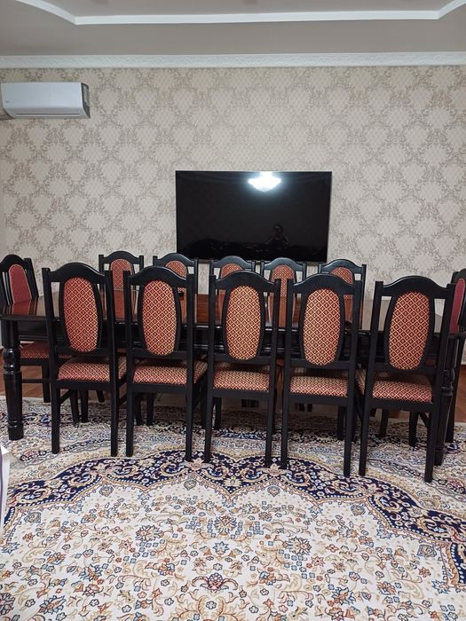 Стол со стульями