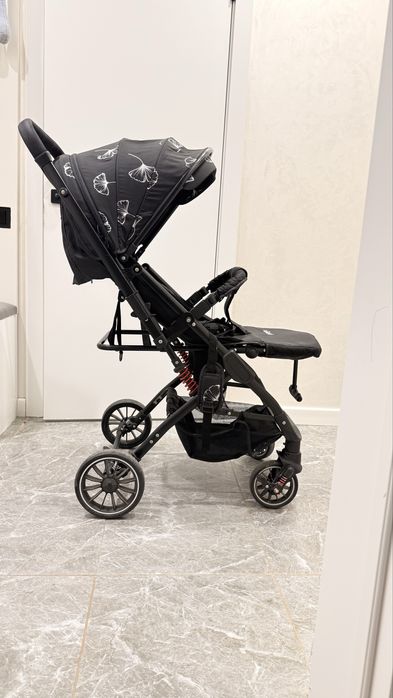 Прогулочная коляска, складная, в хорошем состоянии