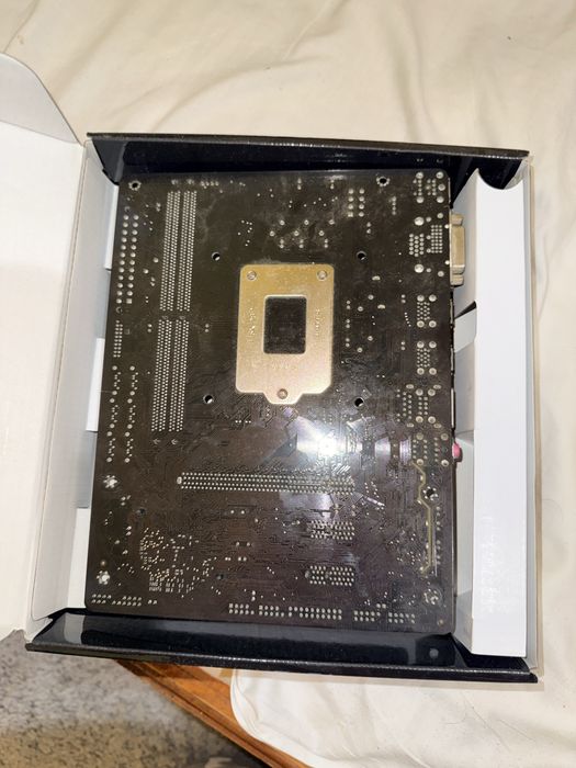 Gigabyte b260m-D2V