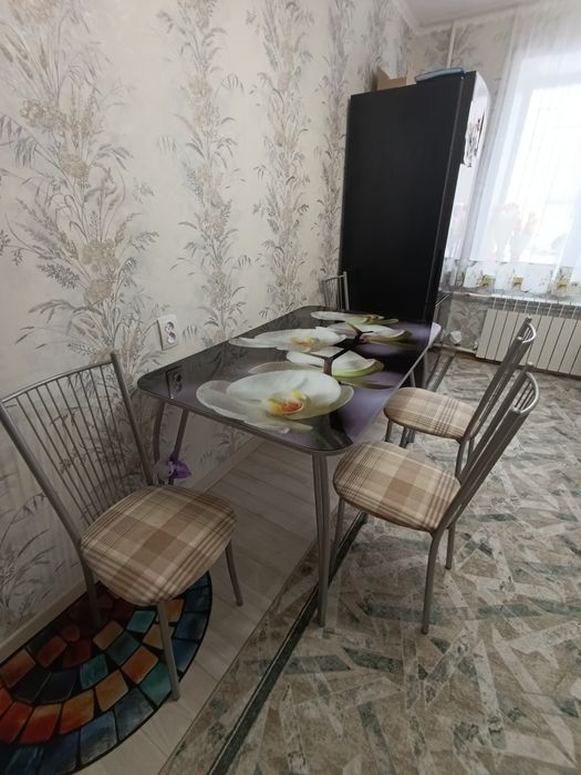 Продам кухонный стол