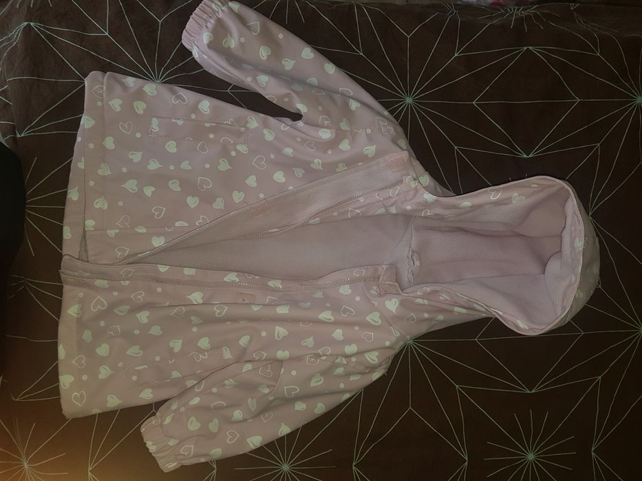 Яке за момиче 80 р-р,в отлично състояние.Внос Германия.